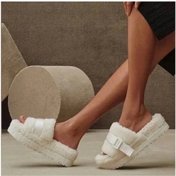 UGG - platform Fluffita slides/slippers - Picture 15 of 16